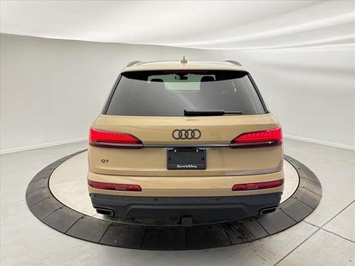 2025 Audi Q7 55 Premium
