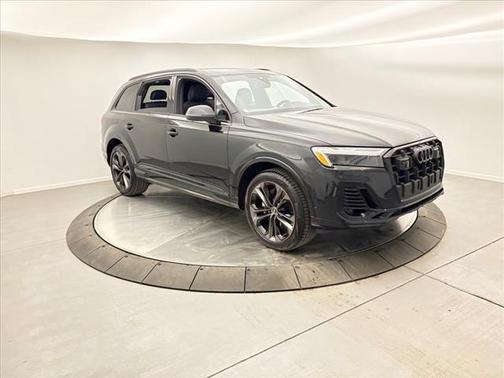 2025 Audi Q7 55 Premium
