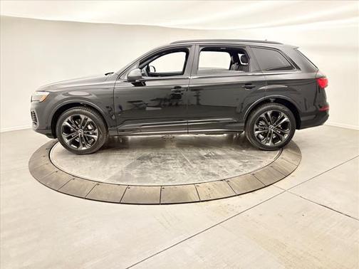 2025 Audi Q7 55 Premium