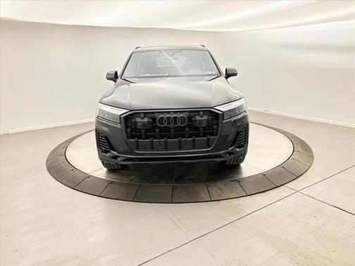 2025 Audi Q7 55 Premium