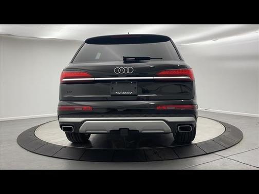 2025 Audi Q7 55 Premium