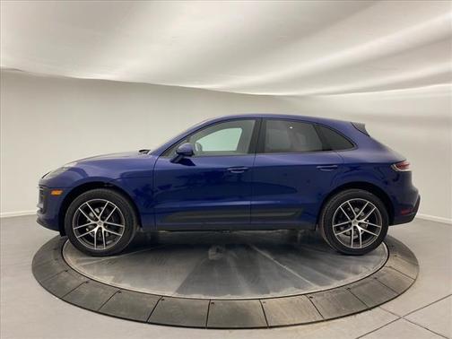 2022 Porsche Macan Base