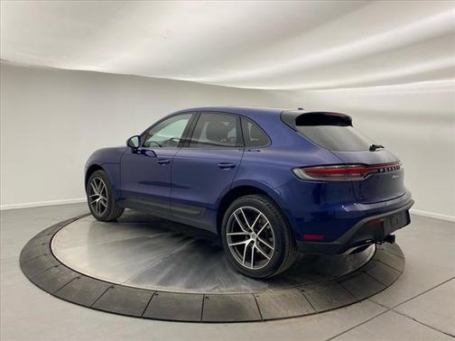 2022 Porsche Macan Base