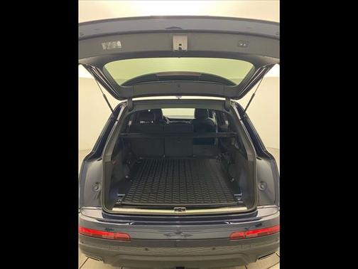 2025 Audi Q7 55 Premium