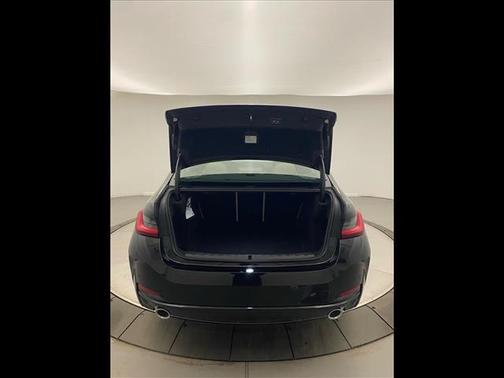 2025 BMW 330 i xDrive
