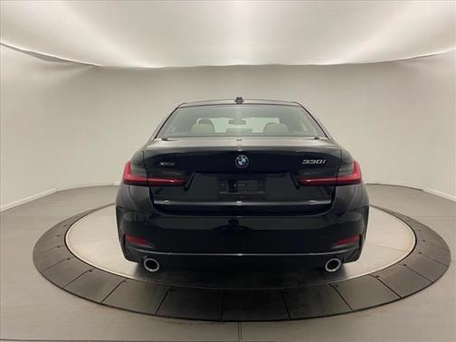2025 BMW 330 i xDrive