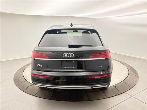 2022 Audi Q5 40 Premium Plus