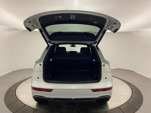 2025 Audi Q5 45 S line quattro Premium