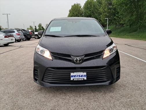 2020 Toyota Sienna SE