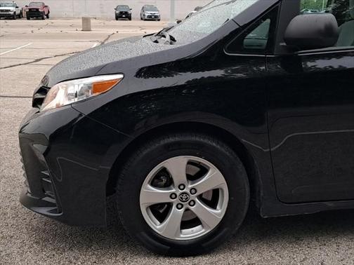 2020 Toyota Sienna SE
