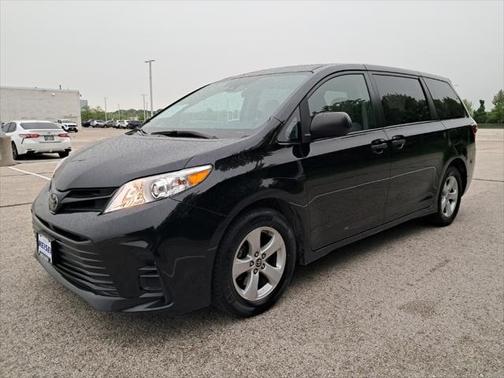 2020 Toyota Sienna SE