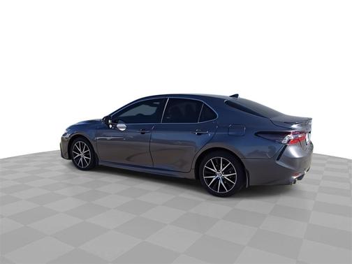 2024 Toyota Camry Hybrid SE