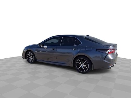 2024 Toyota Camry Hybrid SE