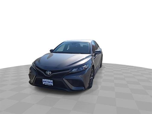 2024 Toyota Camry Hybrid SE