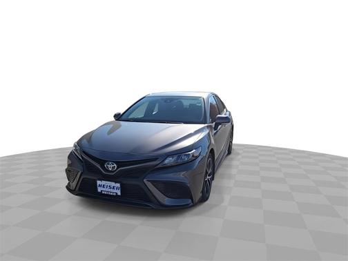 2024 Toyota Camry Hybrid SE