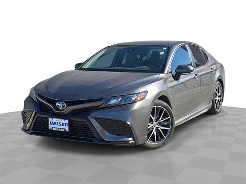 2024 Toyota Camry Hybrid SE