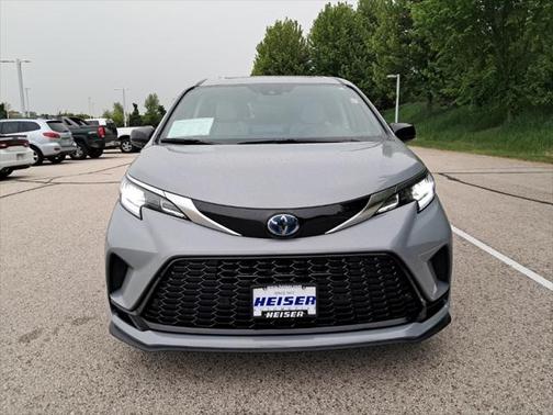 2024 Toyota Sienna XSE 7 Passenger