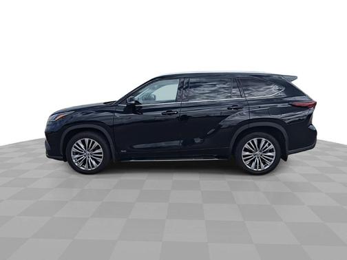 Midnight Black Metallic 2024 Toyota Highlander Hybrid Platinum