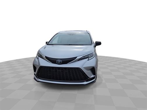 2022 Toyota Sienna XSE 7 Passenger