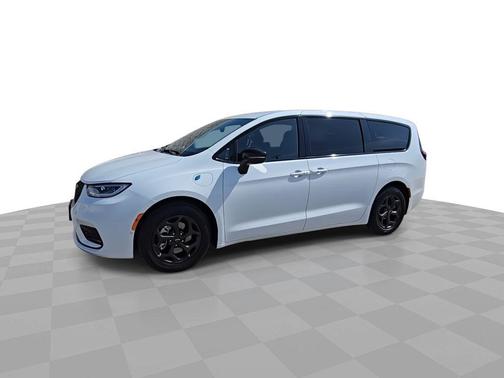 2024 Chrysler Pacifica Hybrid S Appearance Pkg