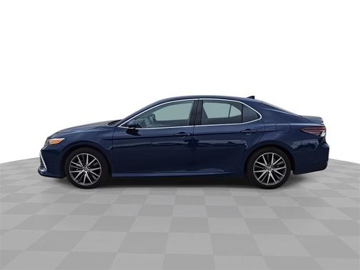2024 Toyota Camry Hybrid XLE