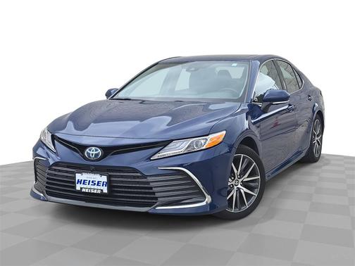 2024 Toyota Camry Hybrid XLE
