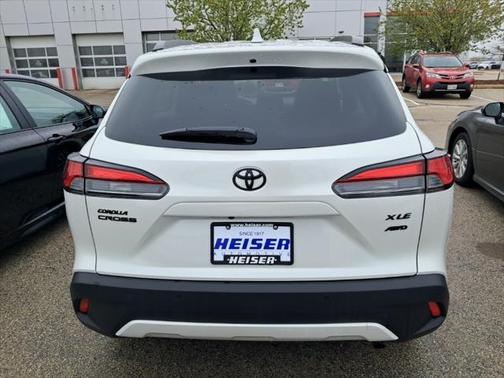 2024 Toyota Corolla Cross XLE