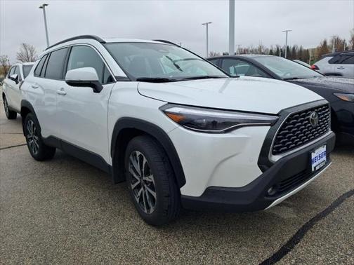 2024 Toyota Corolla Cross XLE
