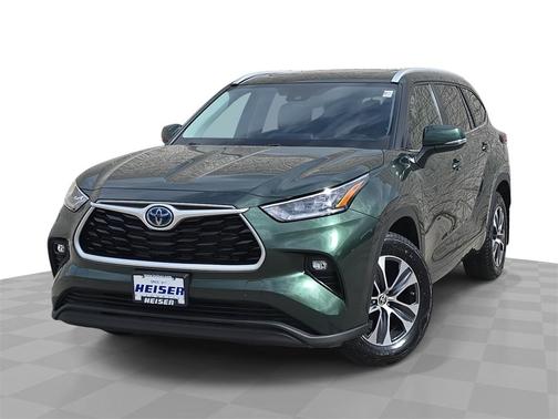 2024 Toyota Highlander Hybrid XLE