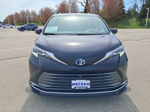 2021 Toyota Sienna Platinum 7 Passenger