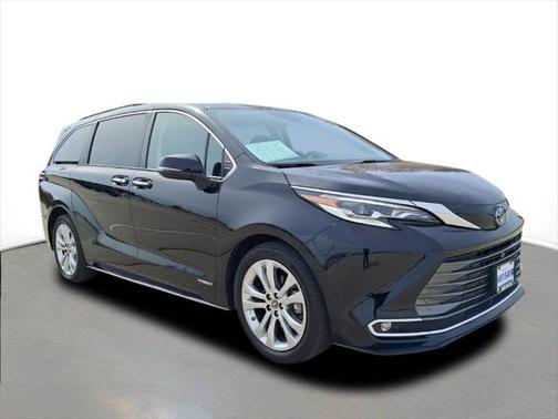 2021 Toyota Sienna Platinum 7 Passenger