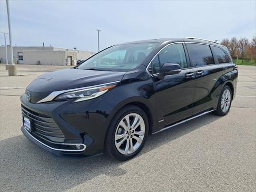 2021 Toyota Sienna Platinum 7 Passenger