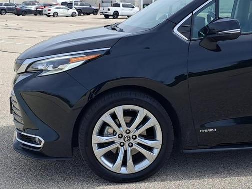 2021 Toyota Sienna Platinum 7 Passenger