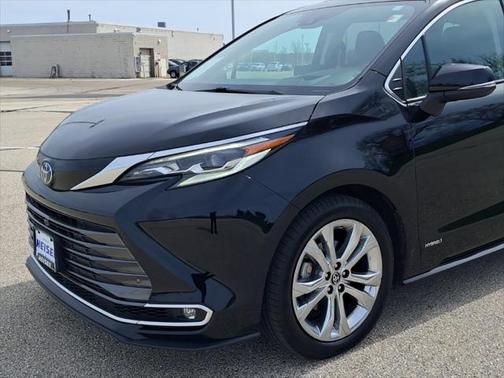 2021 Toyota Sienna Platinum 7 Passenger