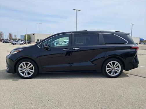 2021 Toyota Sienna Platinum 7 Passenger