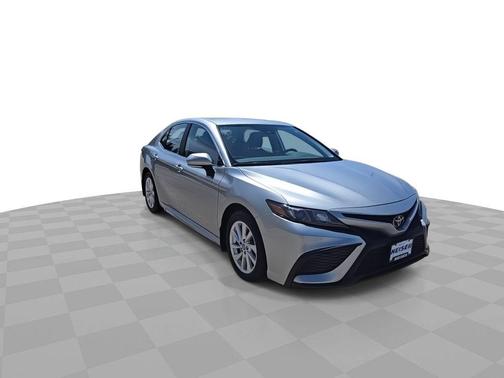 Celestial Silver Metallic 2024 Toyota Camry SE