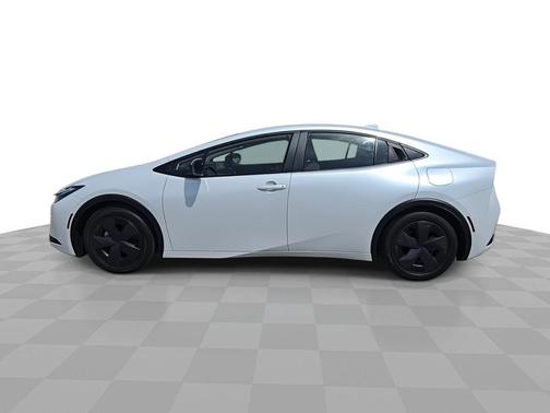 Pearl 2025 Toyota Prius LE