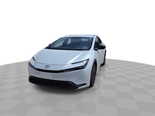 Pearl 2025 Toyota Prius LE