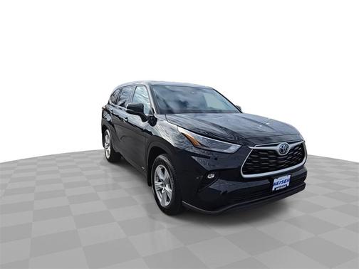 2022 Toyota Highlander Hybrid LE