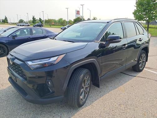 2022 Toyota RAV4 Hybrid XLE Premium