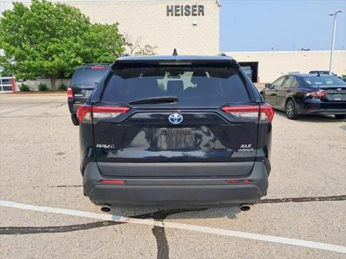 2022 Toyota RAV4 Hybrid XLE Premium