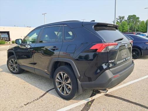 2022 Toyota RAV4 Hybrid XLE Premium