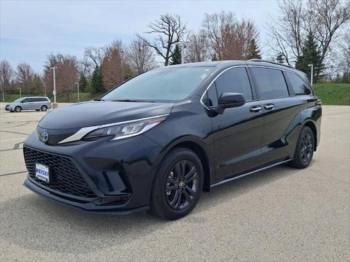 2024 Toyota Sienna XSE 7 Passenger