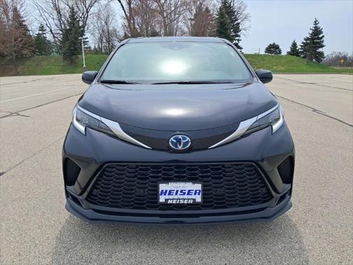 2024 Toyota Sienna XSE 7 Passenger
