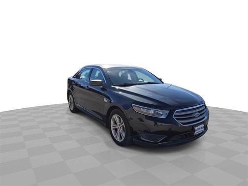 2015 Ford Taurus SE