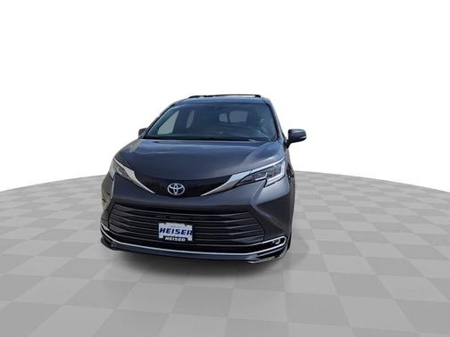 Magnetic Gray Metallic 2025 Toyota Sienna Limited