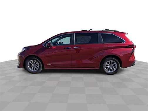2021 Toyota Sienna XLE 7 Passenger