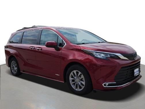 2021 Toyota Sienna XLE 7 Passenger