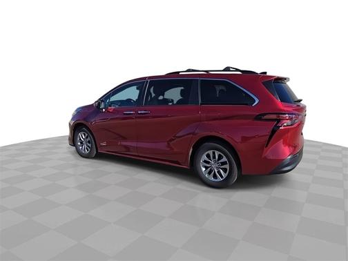 2021 Toyota Sienna XLE 7 Passenger