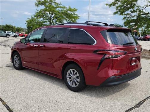 2021 Toyota Sienna XLE 7 Passenger